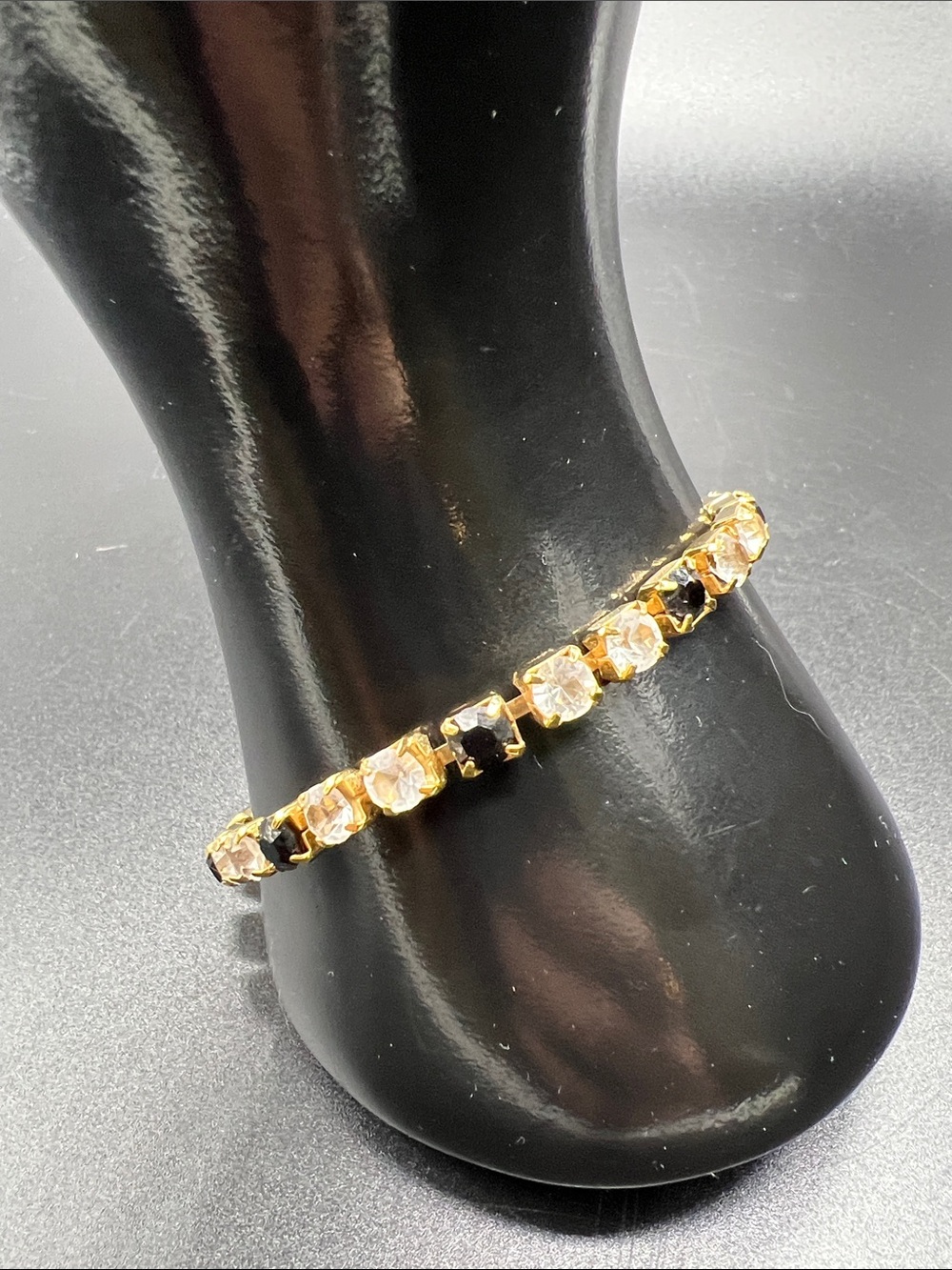 Vintage Trifari Black & Clear Rhinestone Tennis Bracelet Gold Tone 7.75” - Picture 3 of 10